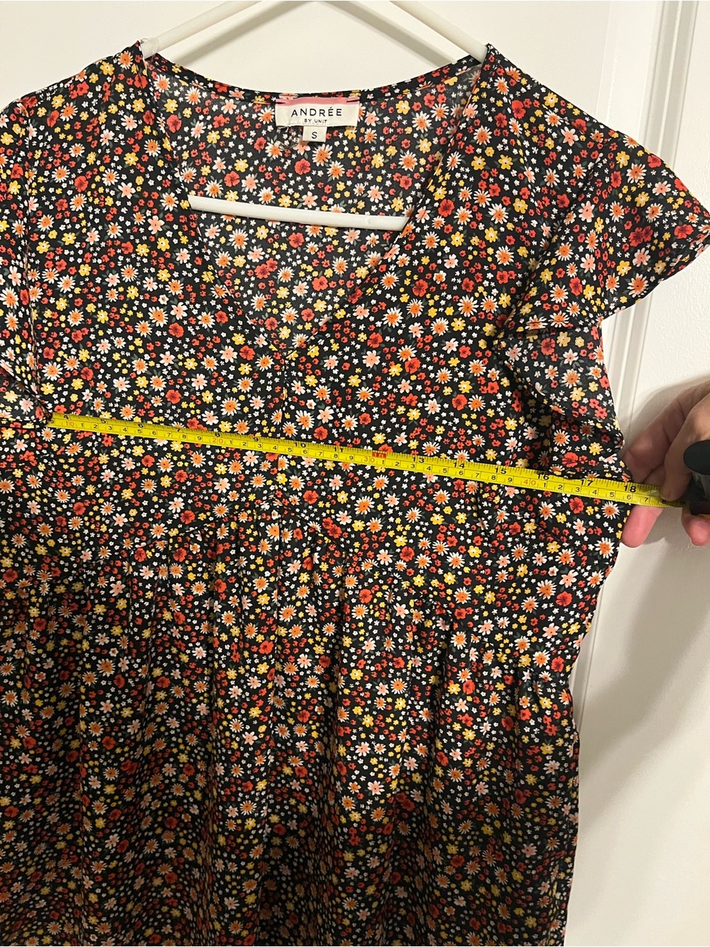 ANDREE BY UNIT Black Floral Ruffle Sleeve Casual Top - Picture 6 of 8